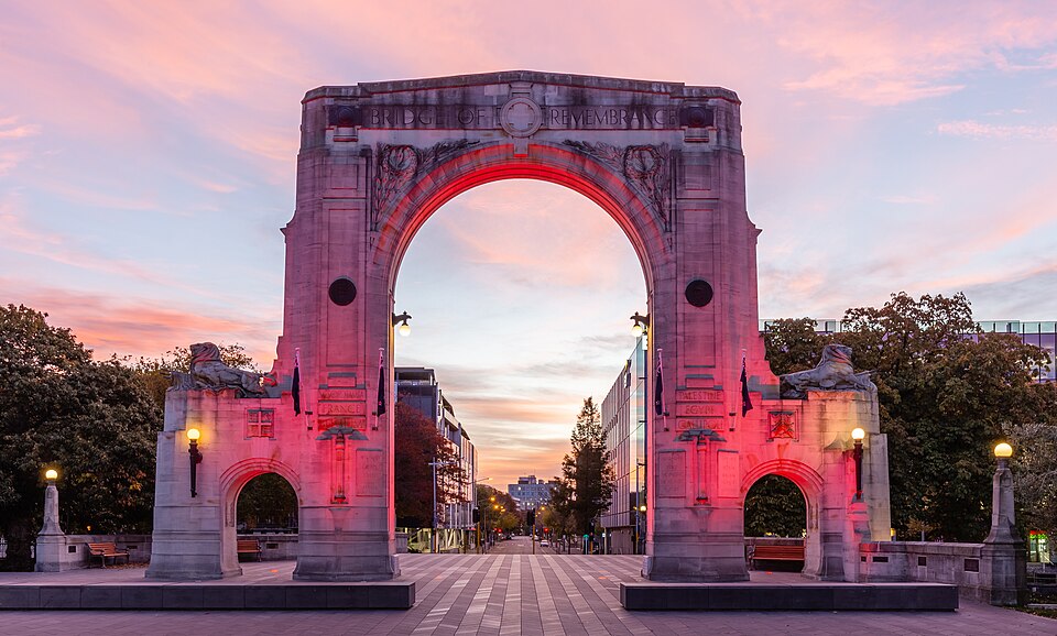 Bridge of Remembrance during the sunset, Christchurch, New Zealand, Neuseeland
