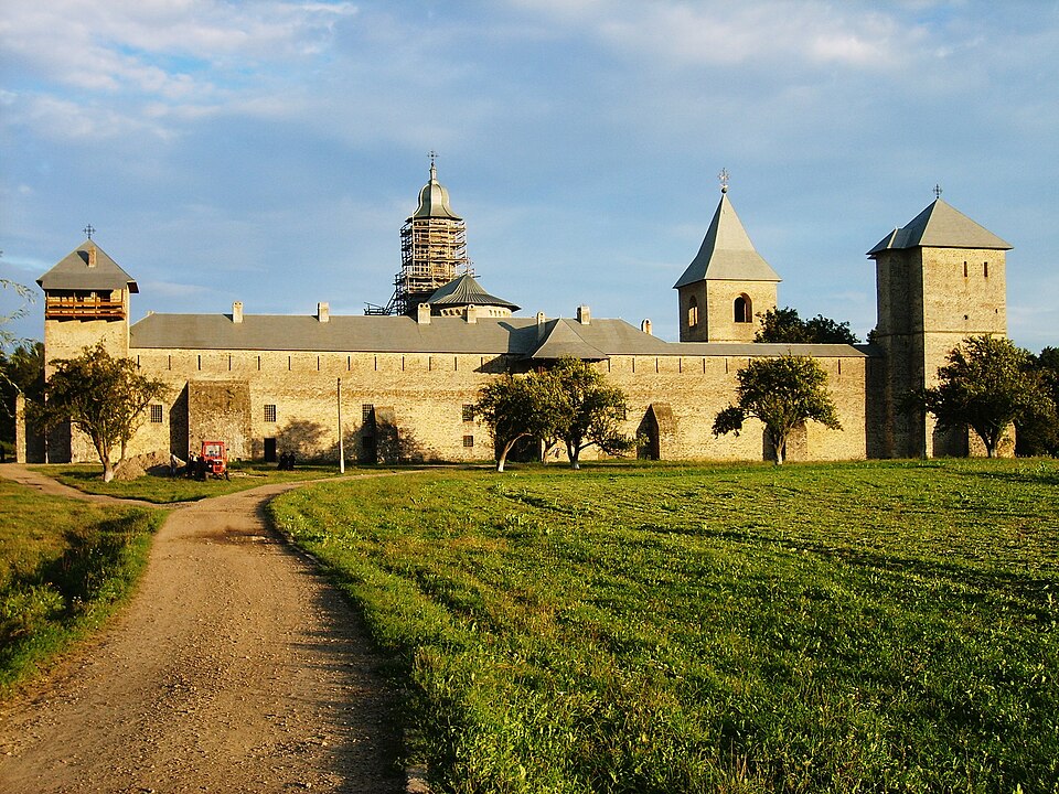 Dragomirna monastery sunset, Rumänien